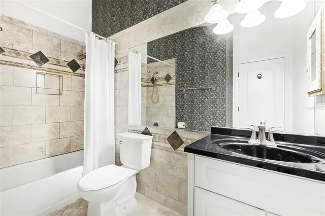 $399,000 | 1648 Starling Drive, Unit 202, Sarasota, FL 34231