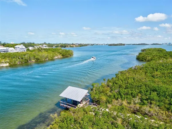 $345,000 | 1648 Starling Drive, Unit 202, Sarasota, FL 34231