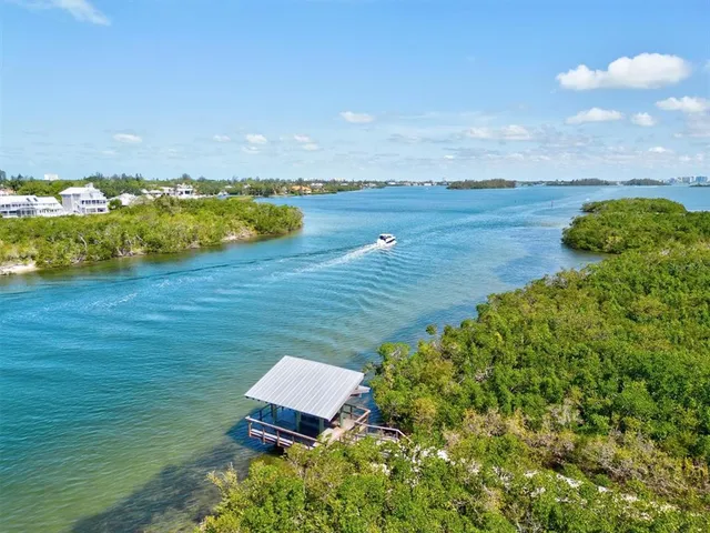 $399,000 | 1648 Starling Drive, Unit 202, Sarasota, FL 34231