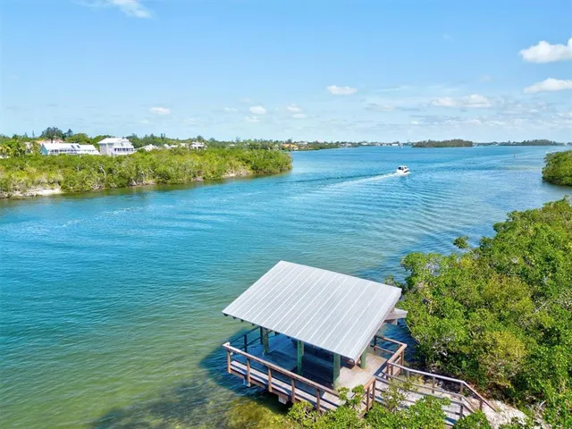 $399,000 | 1648 Starling Drive, Unit 202, Sarasota, FL 34231