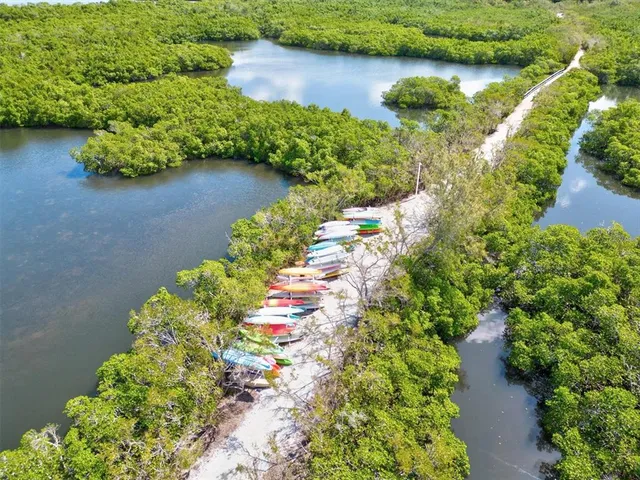 $399,000 | 1648 Starling Drive, Unit 202, Sarasota, FL 34231