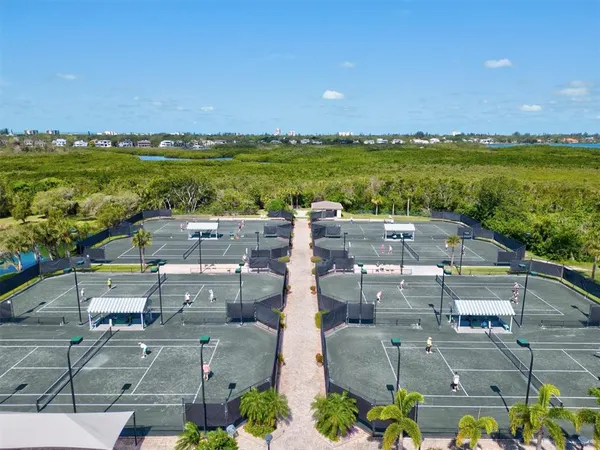 $345,000 | 1648 Starling Drive, Unit 202, Sarasota, FL 34231