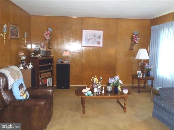 167 Wistar Road Fairless Hills, PA 19030 - Photo 2 of 17 Living Room