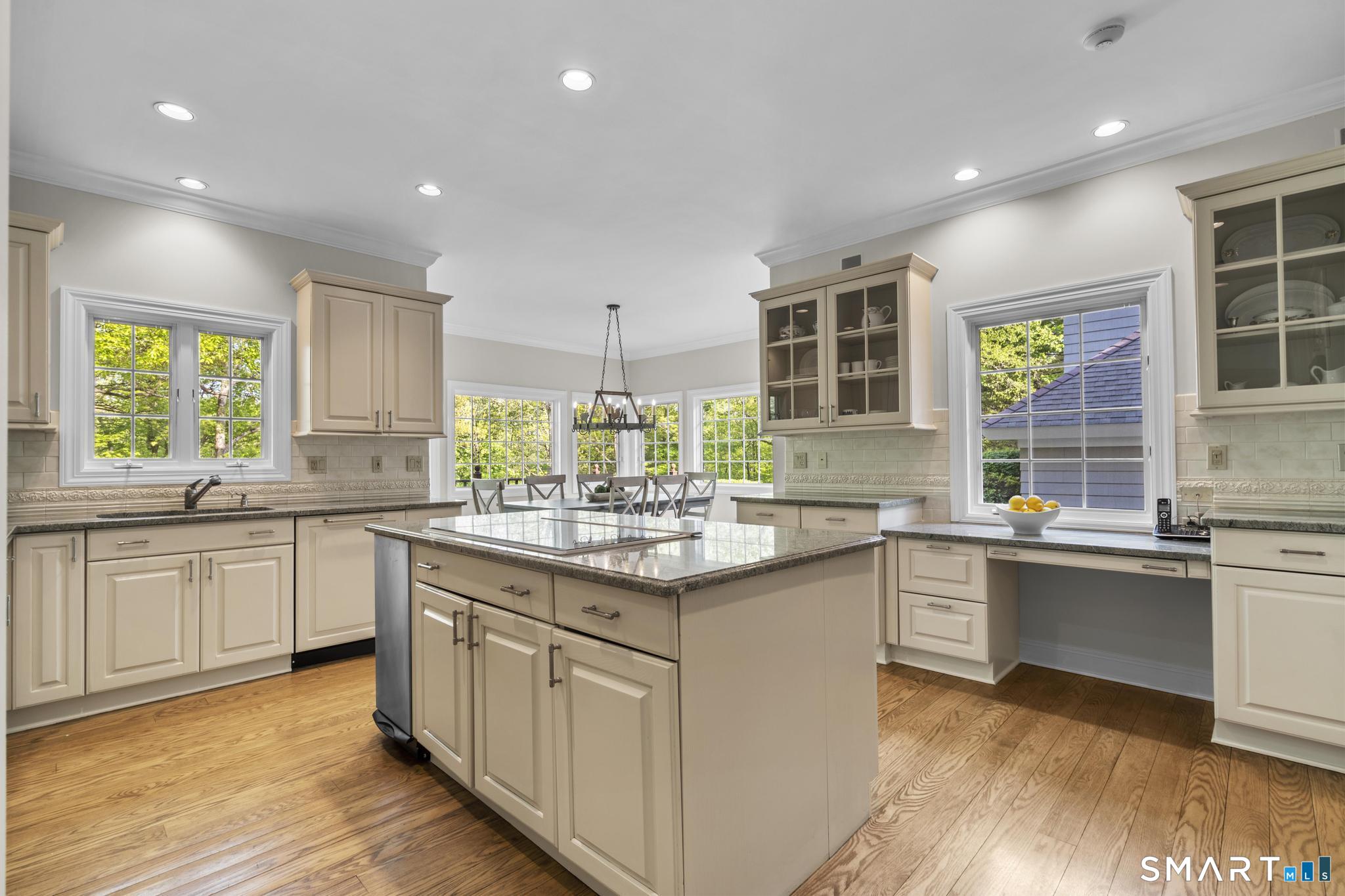 324 Nod Hill Road Wilton, CT 06897 - Photo 7 of 39