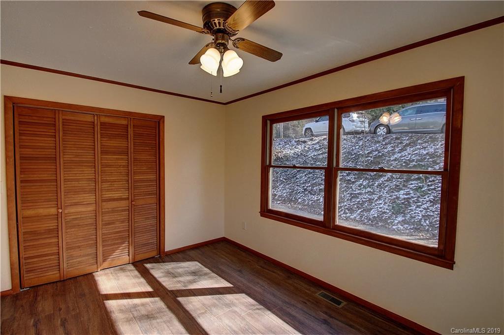 265 Mt Valley Road Waynesville, NC 28785 - Photo 11 of 21 Gallery Image 11