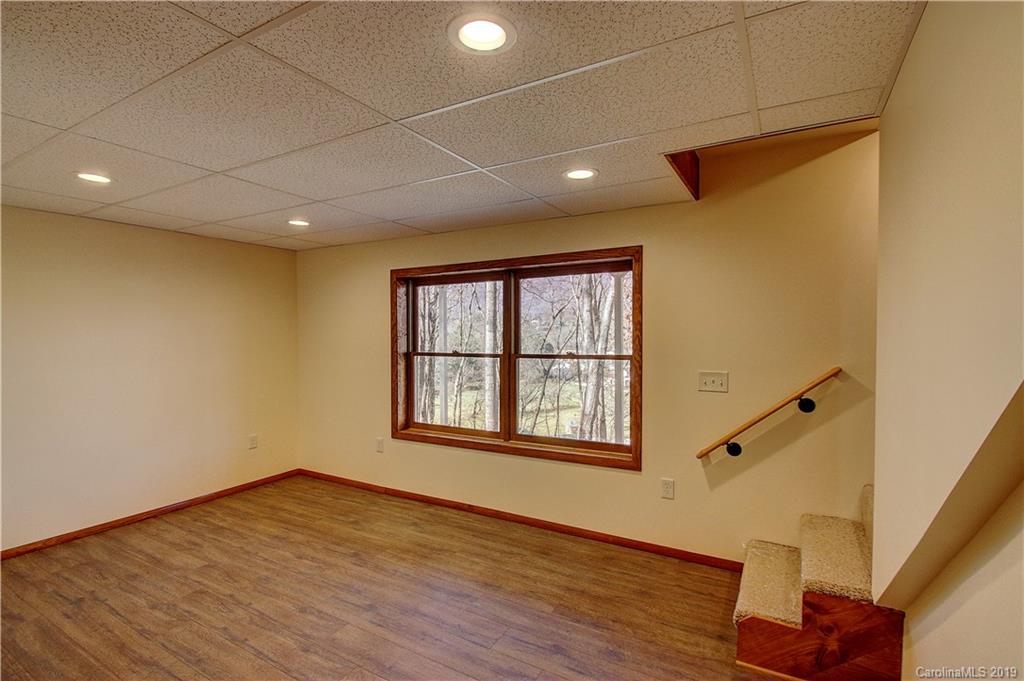 265 Mt Valley Road Waynesville, NC 28785 - Photo 14 of 21 Gallery Image 14