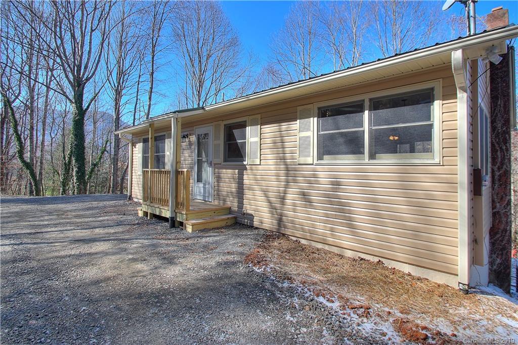 265 Mt Valley Road Waynesville, NC 28785 - Photo 4 of 21 Gallery Image 4