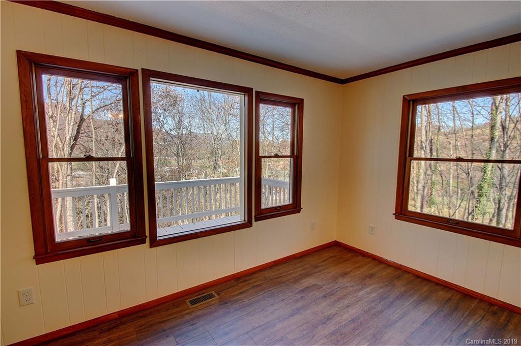 265 Mt Valley Road Waynesville, NC 28785 - Photo 6 of 21 Gallery Image 6