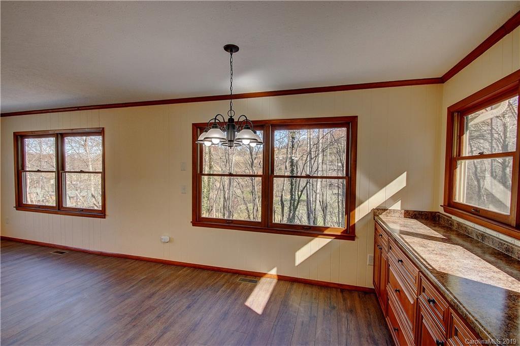 265 Mt Valley Road Waynesville, NC 28785 - Photo 8 of 21 Gallery Image 8