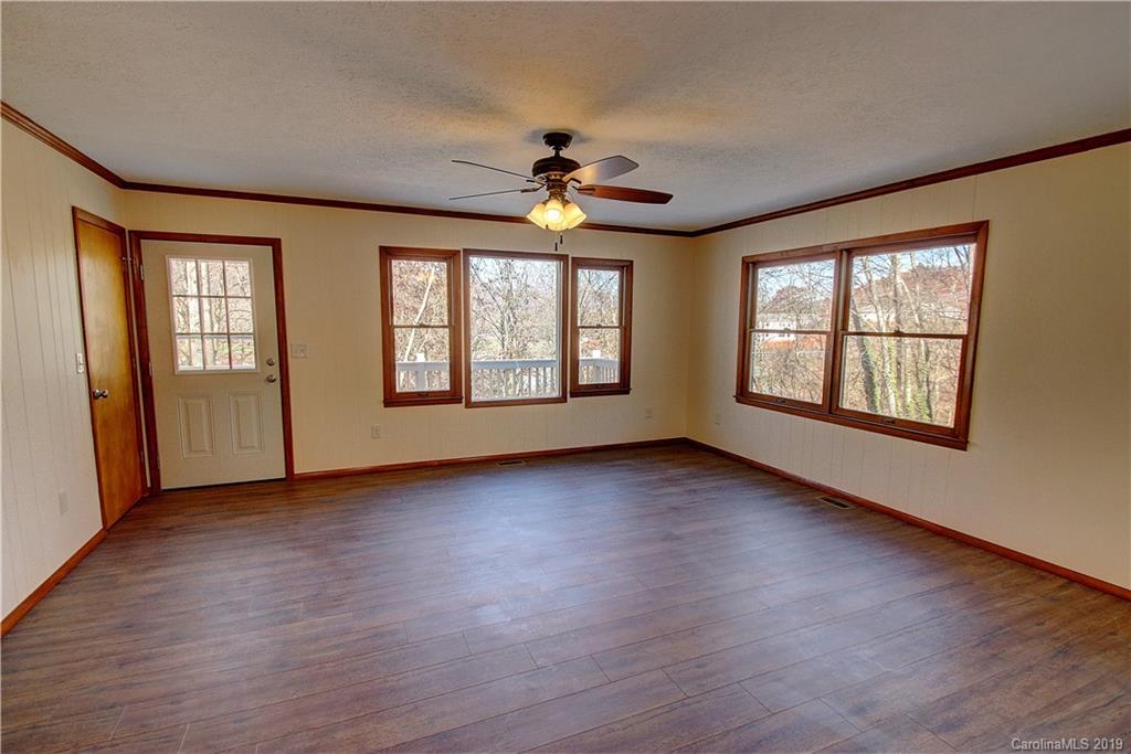265 Mt Valley Road Waynesville, NC 28785 - Photo 10 of 21 Gallery Image 10