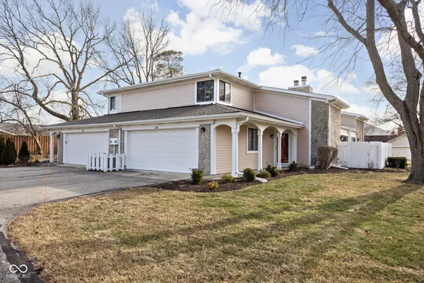 $304,500 | 33 Dominion Drive, Zionsville, IN 46077