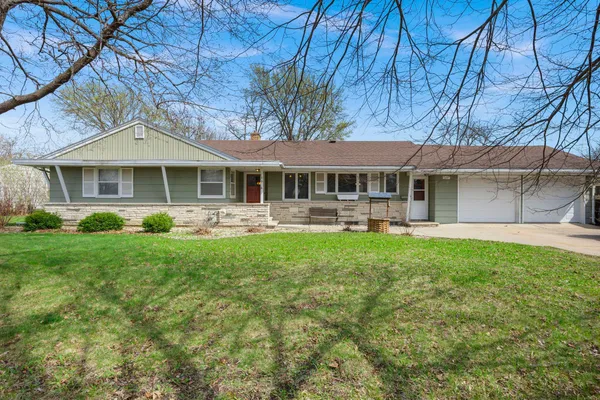 $315,000 | 136 North Park Lane, Le Sueur, MN 56058