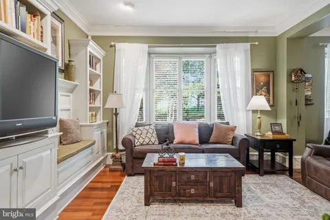 $699,000 | 267 West White Horse Pike, Berlin, NJ 08009