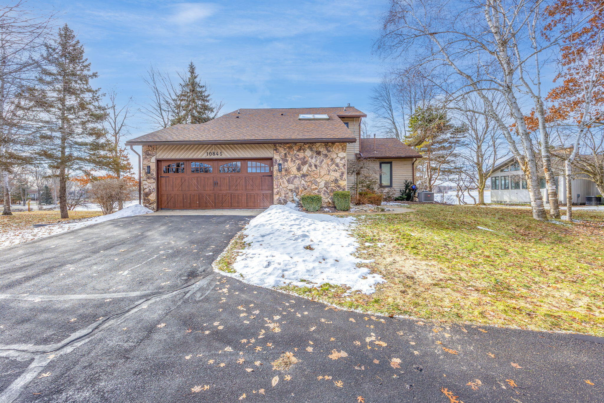 10845 East Royal Road Canadian Lakes, MI 49346 - Photo 9 of 54 2