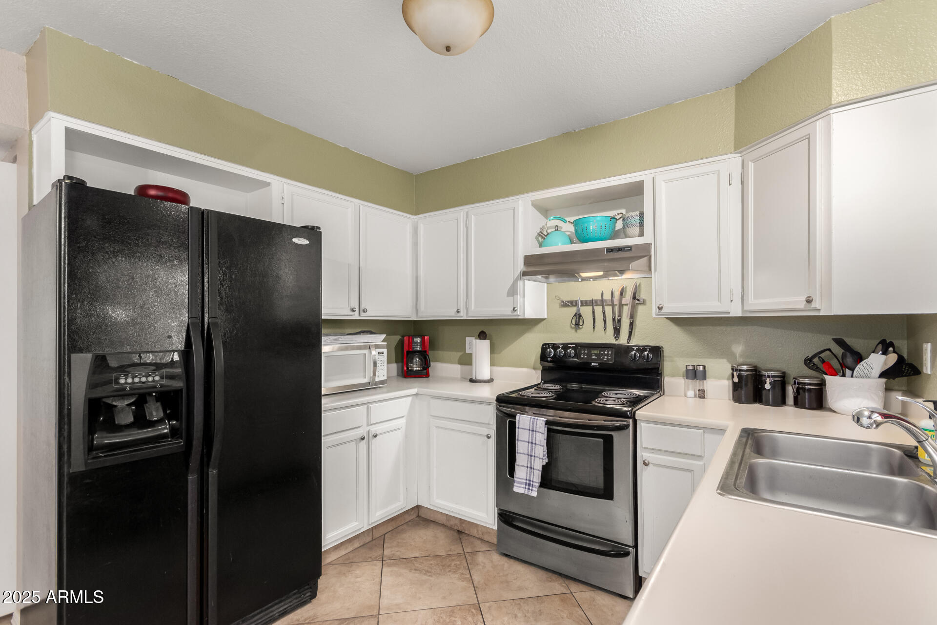 7977 West Wacker Road, Unit 171 Peoria, AZ 85381 - Photo 7 of 26 Refrigerator is included
