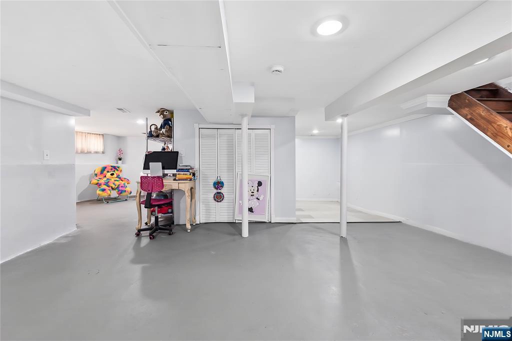 190 Totowa Road Totowa, NJ 07512 - Photo 25 of 34