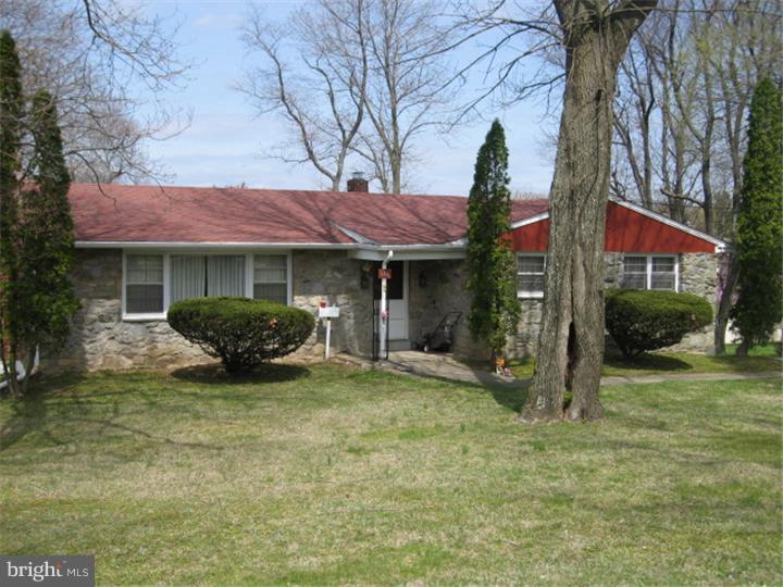 640 Cedar Grove Road Broomall, PA 19008 - Photo 2 of 16 Exterior Front