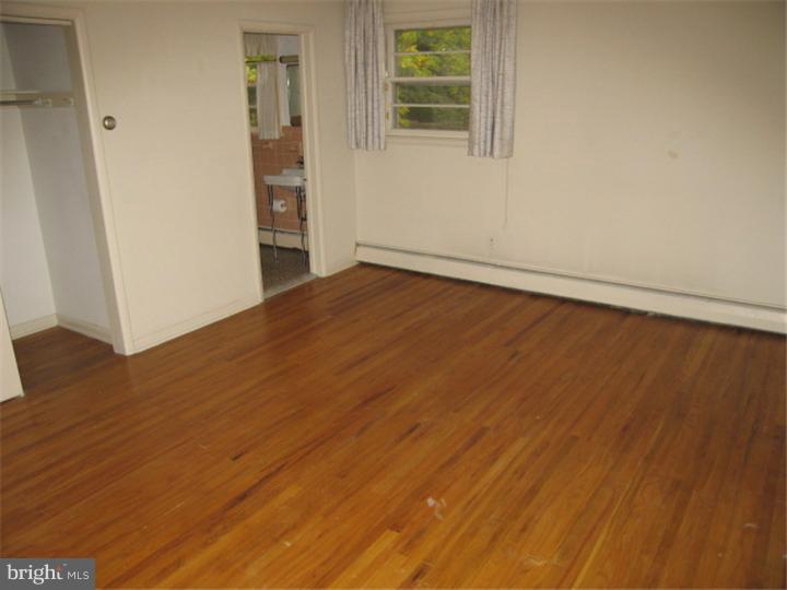640 Cedar Grove Road Broomall, PA 19008 - Photo 14 of 16 Bedroom - Main