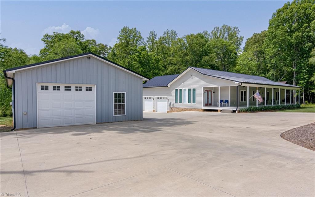 8958 Lasater Road Clemmons, NC 27012 - Photo 2 of 27 Workshop is fully insulated and has 200 amp service