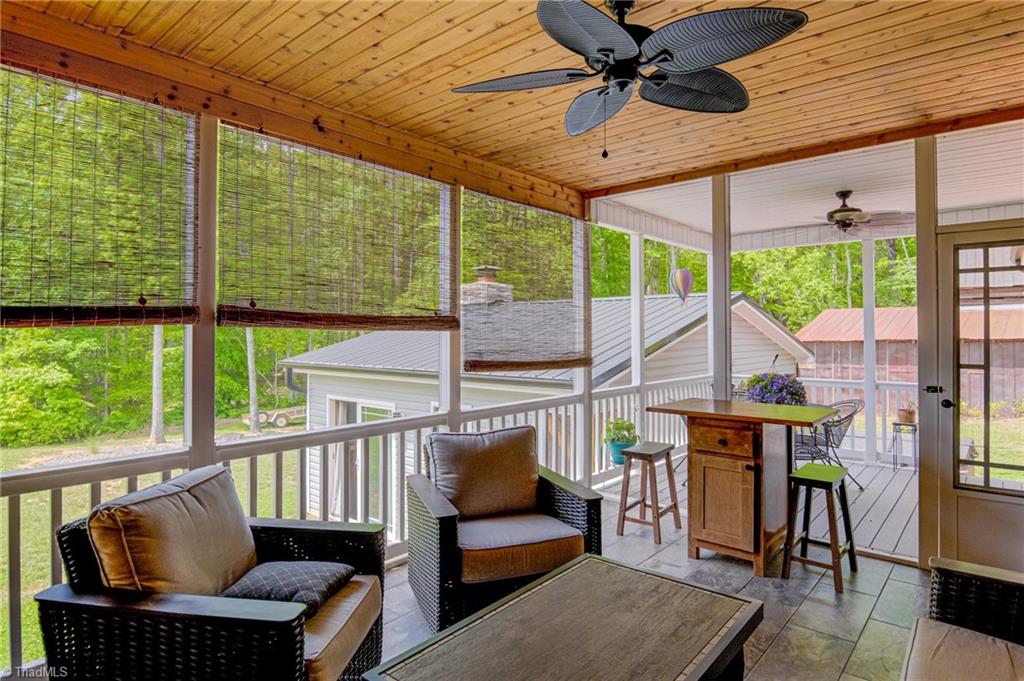 8958 Lasater Road Clemmons, NC 27012 - Photo 22 of 27 Screened-in porch