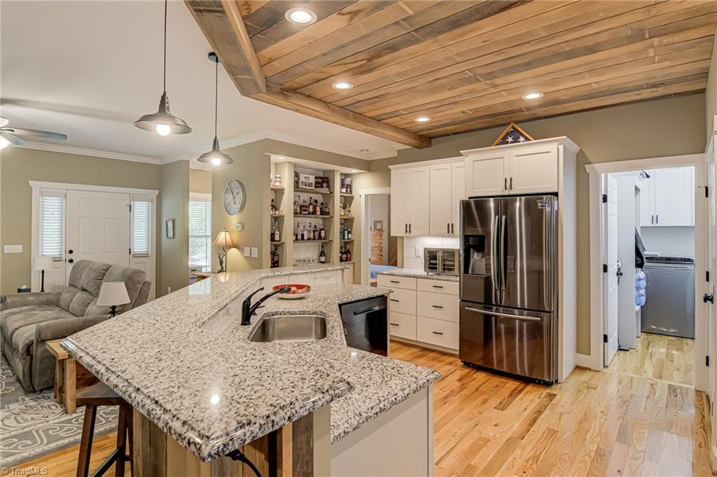 8958 Lasater Road Clemmons, NC 27012 - Photo 9 of 27 Check out the ceiling