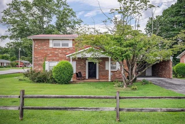 $2,100 | 420 Polk Street, Sparta, TN 38583