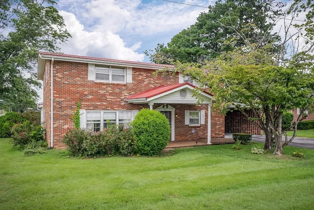 $2,100 | 420 Polk Street, Sparta, TN 38583