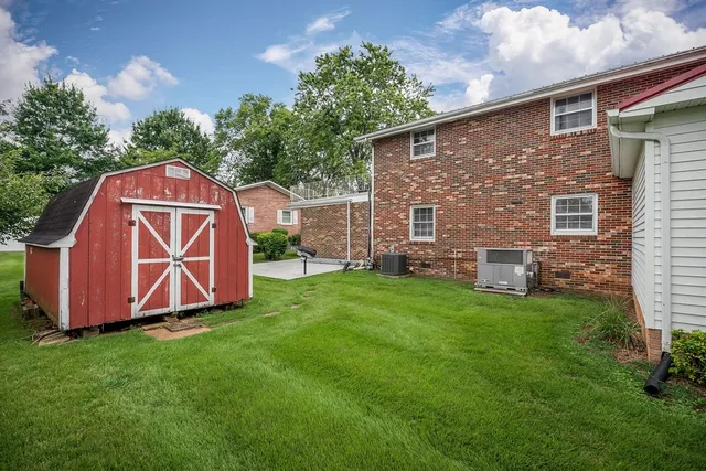 $2,100 | 420 Polk Street, Sparta, TN 38583