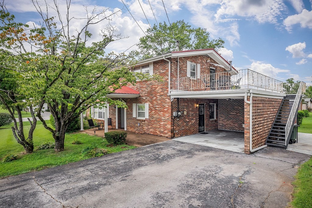 420 Polk Street Sparta, TN 38583 - Photo 3 of 23