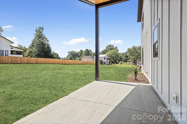 $615,000 | 760 New Hope Road, Flat Rock, NC 28731