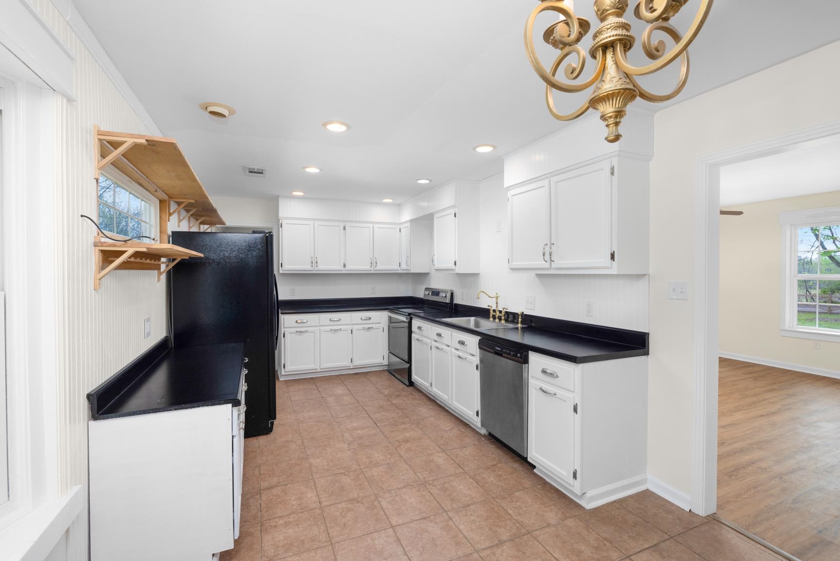 1388 Double Bridges Road Munford, TN 38058 - Photo 6 of 32