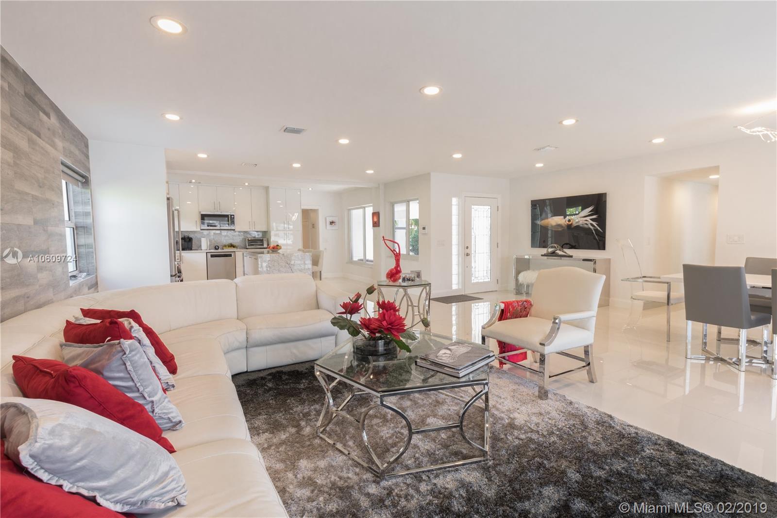 12780 Maple Road North Miami, FL 33181 - Photo 6 of 30