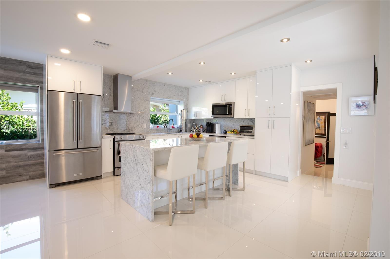 12780 Maple Road North Miami, FL 33181 - Photo 10 of 30