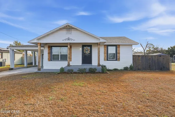$2,250 | 1808 Chestnut Avenue, Panama City, FL 32405