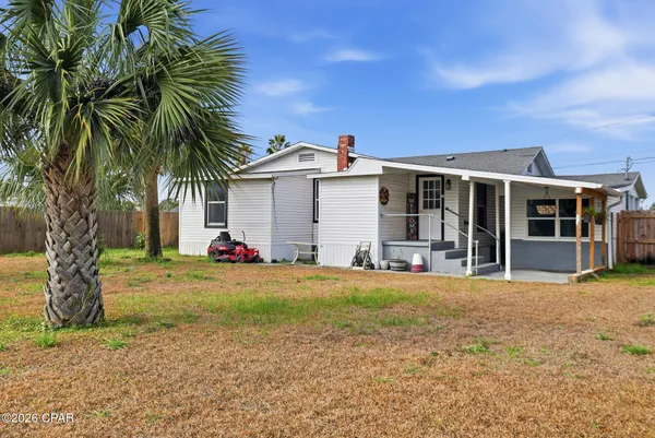 $2,250 | 1808 Chestnut Avenue, Panama City, FL 32405