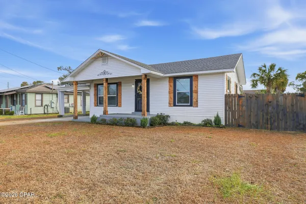 $2,250 | 1808 Chestnut Avenue, Panama City, FL 32405