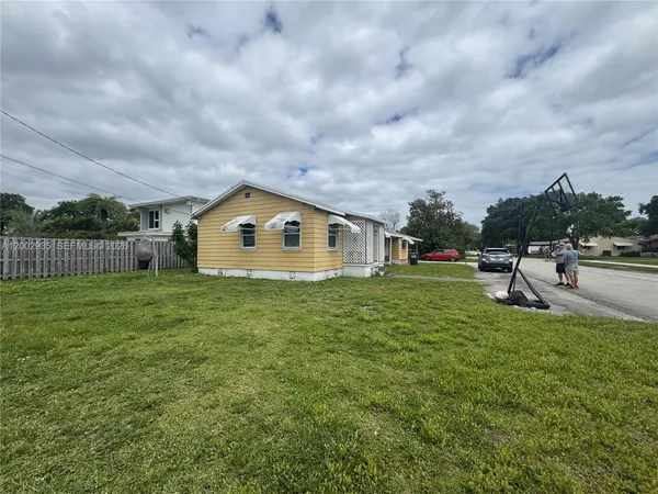 $480,000 | 1512 North 23rd Avenue, Hollywood, FL 33020