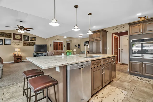 $425,000 | 80 East Spring Road, Coal City, IL 60416