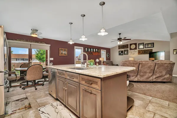 $415,000 | 80 East Spring Road, Coal City, IL 60416