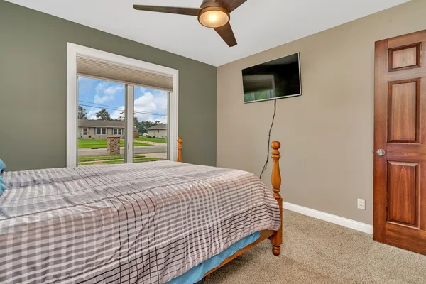 $415,000 | 80 East Spring Road, Coal City, IL 60416