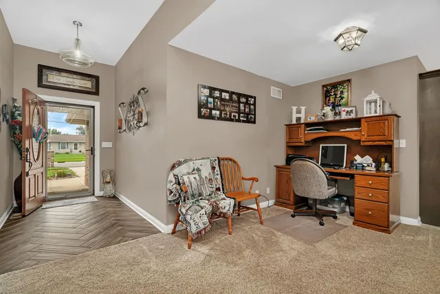 $425,000 | 80 East Spring Road, Coal City, IL 60416