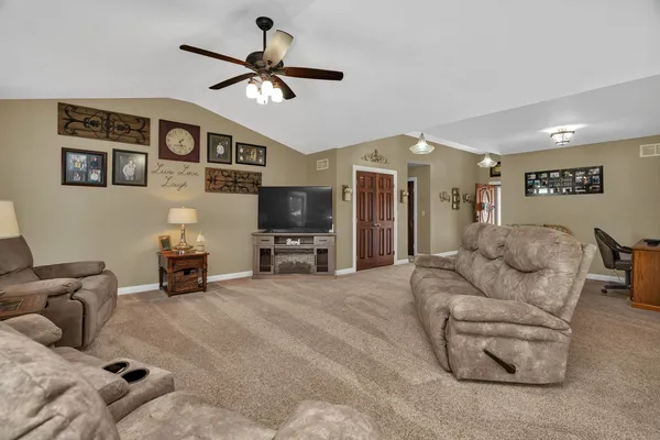 $415,000 | 80 East Spring Road, Coal City, IL 60416