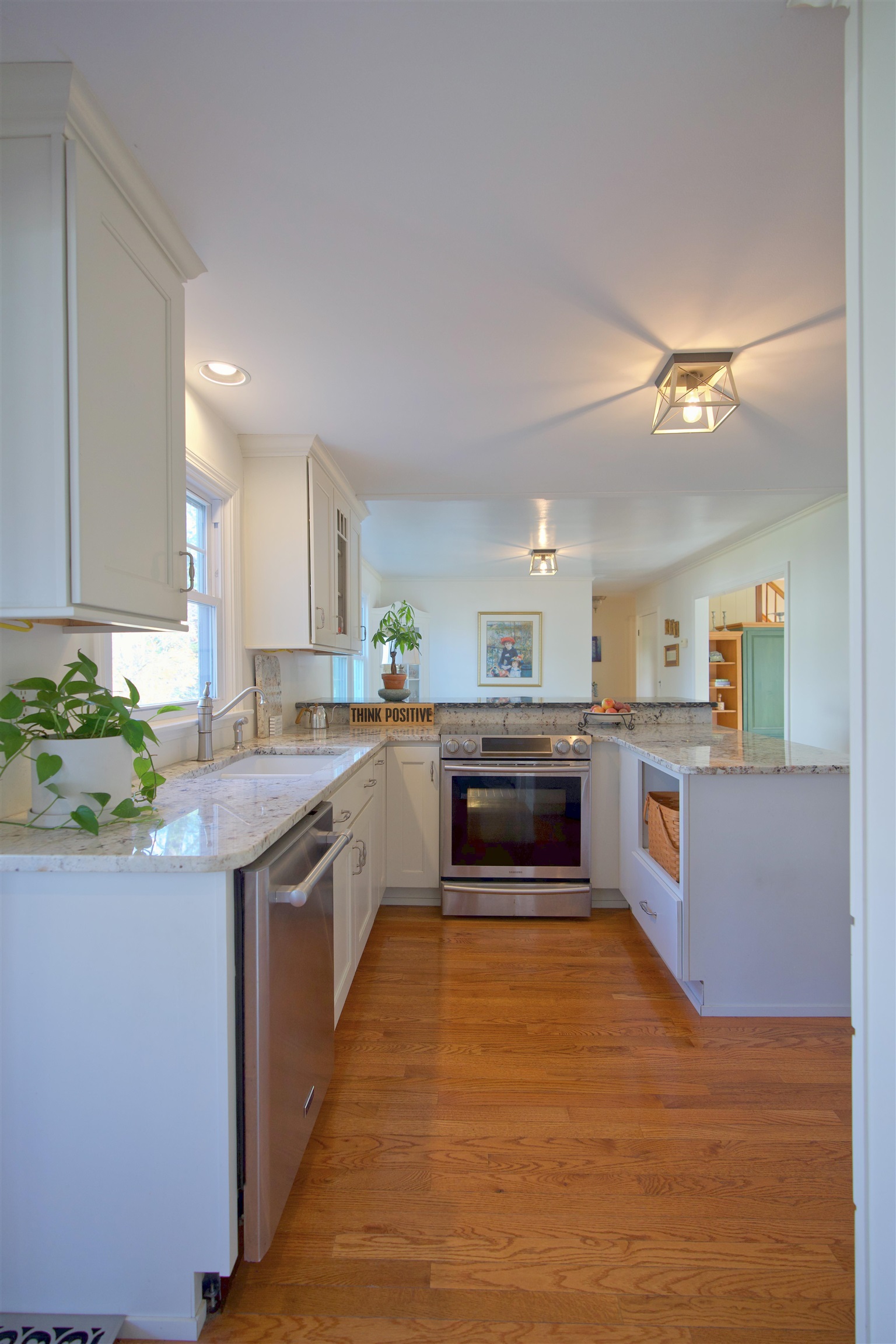 104 North Gate Road Manchester, NH 03104 - Photo 13 of 41