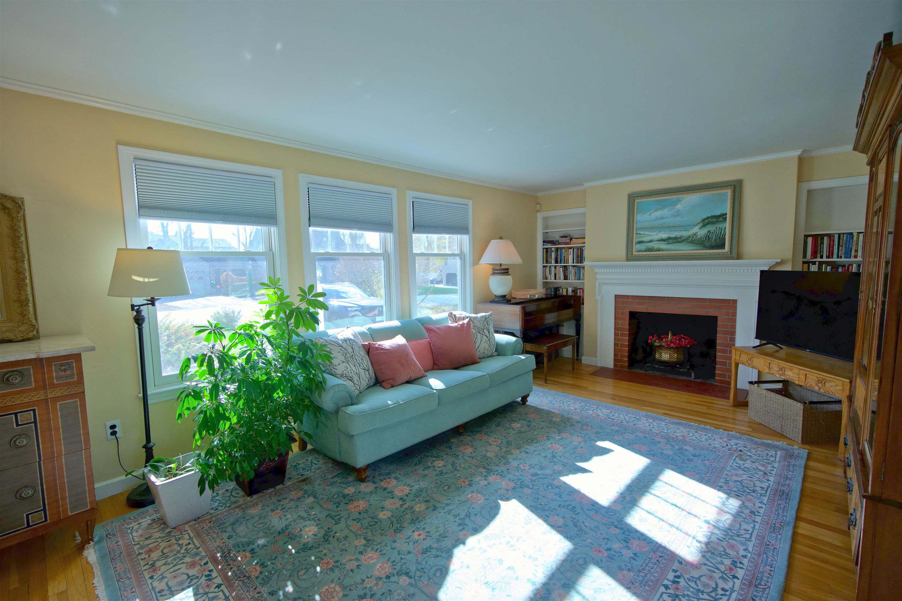 104 North Gate Road Manchester, NH 03104 - Photo 19 of 41