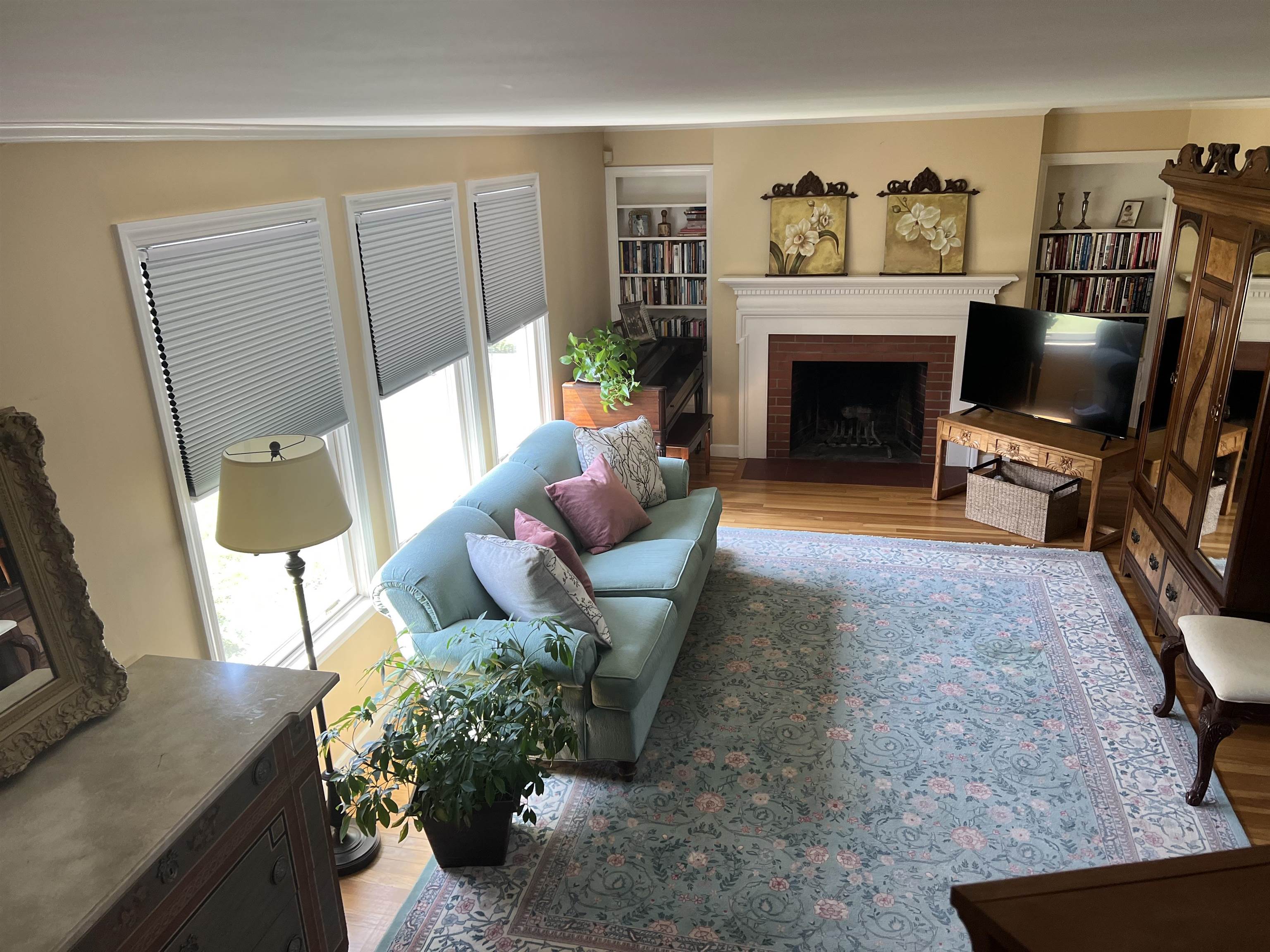 104 North Gate Road Manchester, NH 03104 - Photo 21 of 41