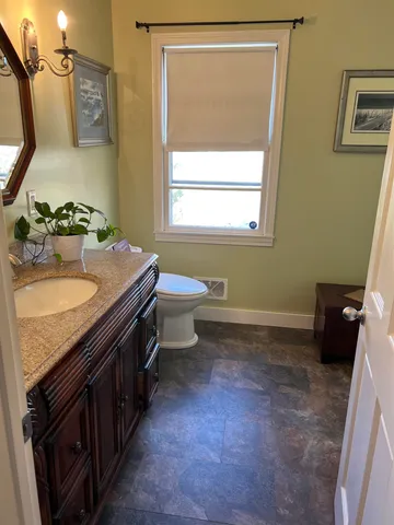 $725,000 | 104 North Gate Road, Manchester, NH 03104