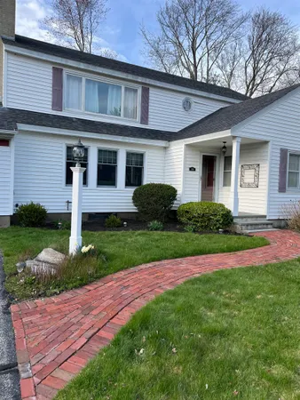$699,000 | 104 North Gate Road, Manchester, NH 03104