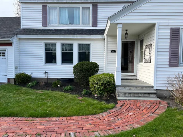 $725,000 | 104 North Gate Road, Manchester, NH 03104