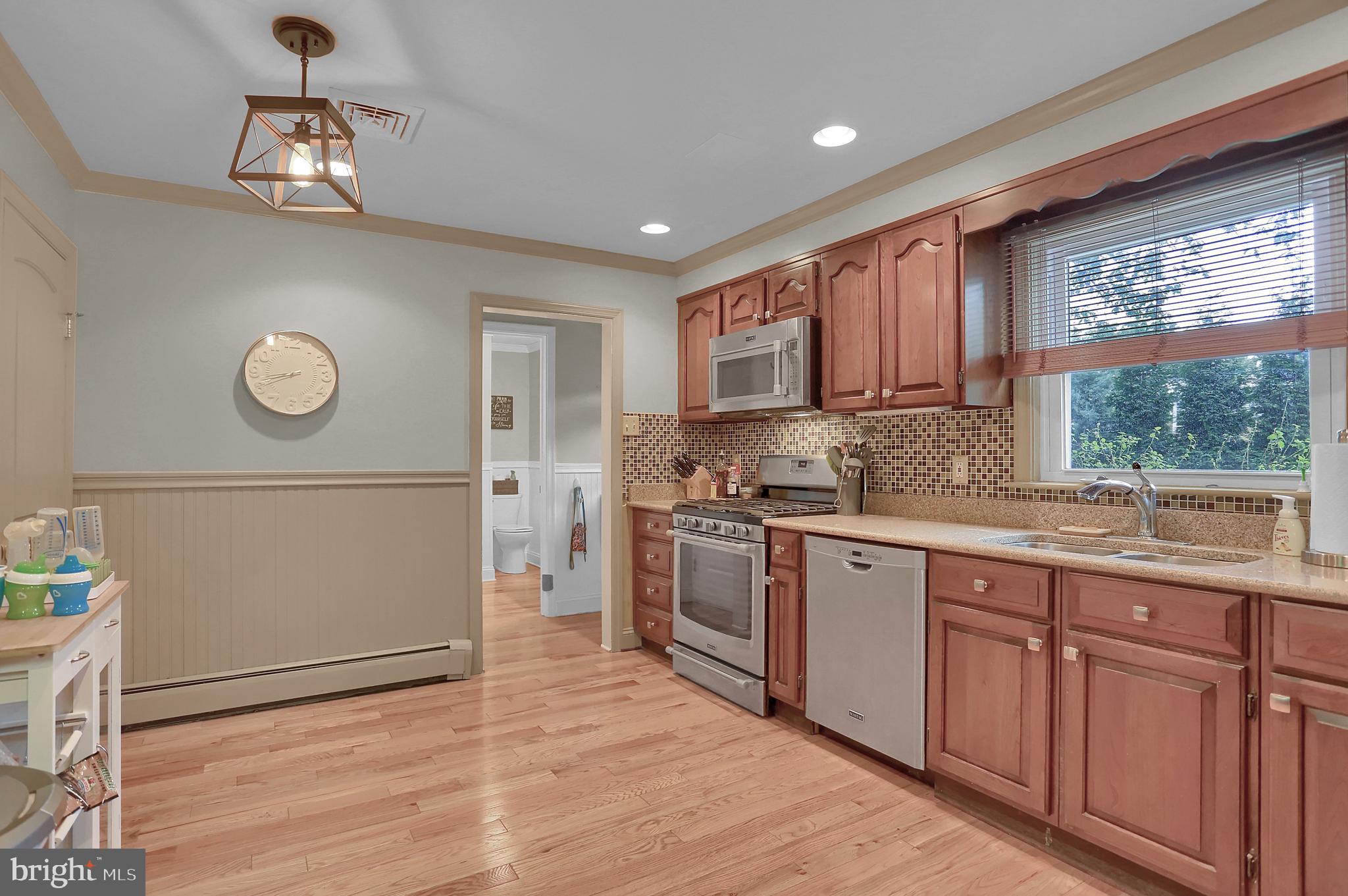 767 Clearmount Road York, PA 17403 - Photo 12 of 39 Gallery Image 12