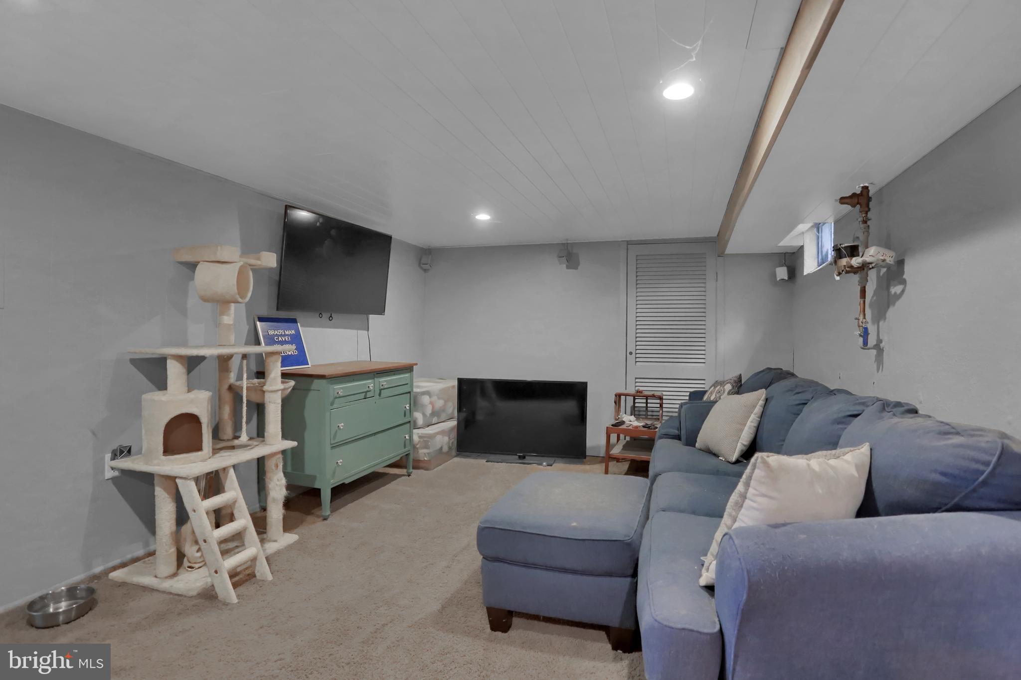 767 Clearmount Road York, PA 17403 - Photo 31 of 39 Gallery Image 31